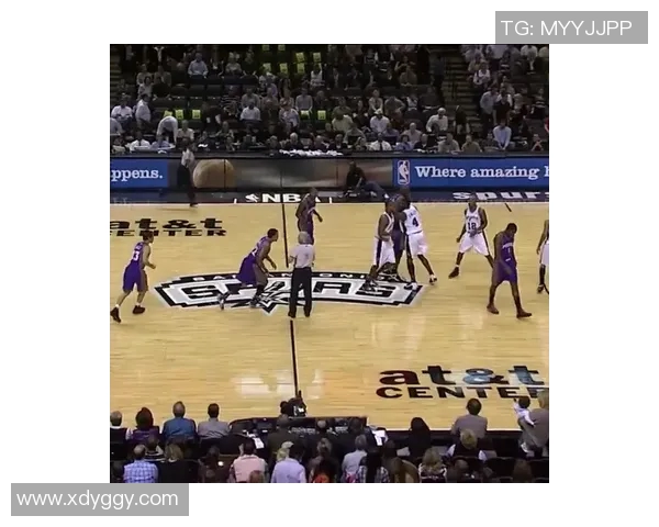 2018年尼克斯与奇才对决回顾球场上的精彩瞬间与战术分析