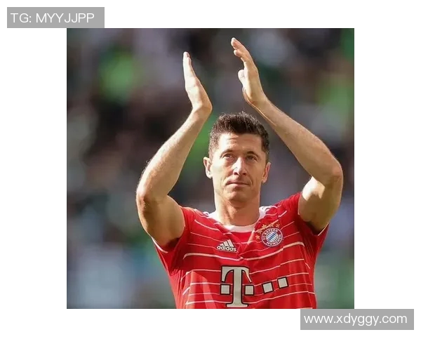 莱万回归老东家首秀遭拜仁球迷嘘声四起引发热议 莱万回归老东家首秀遭拜仁球迷嘘声四起引发热议