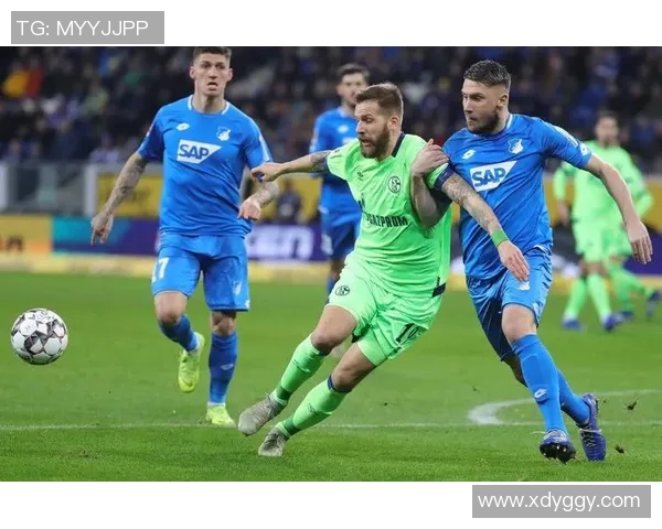 沙尔克与科隆精彩对决直播全程回顾与战况分析